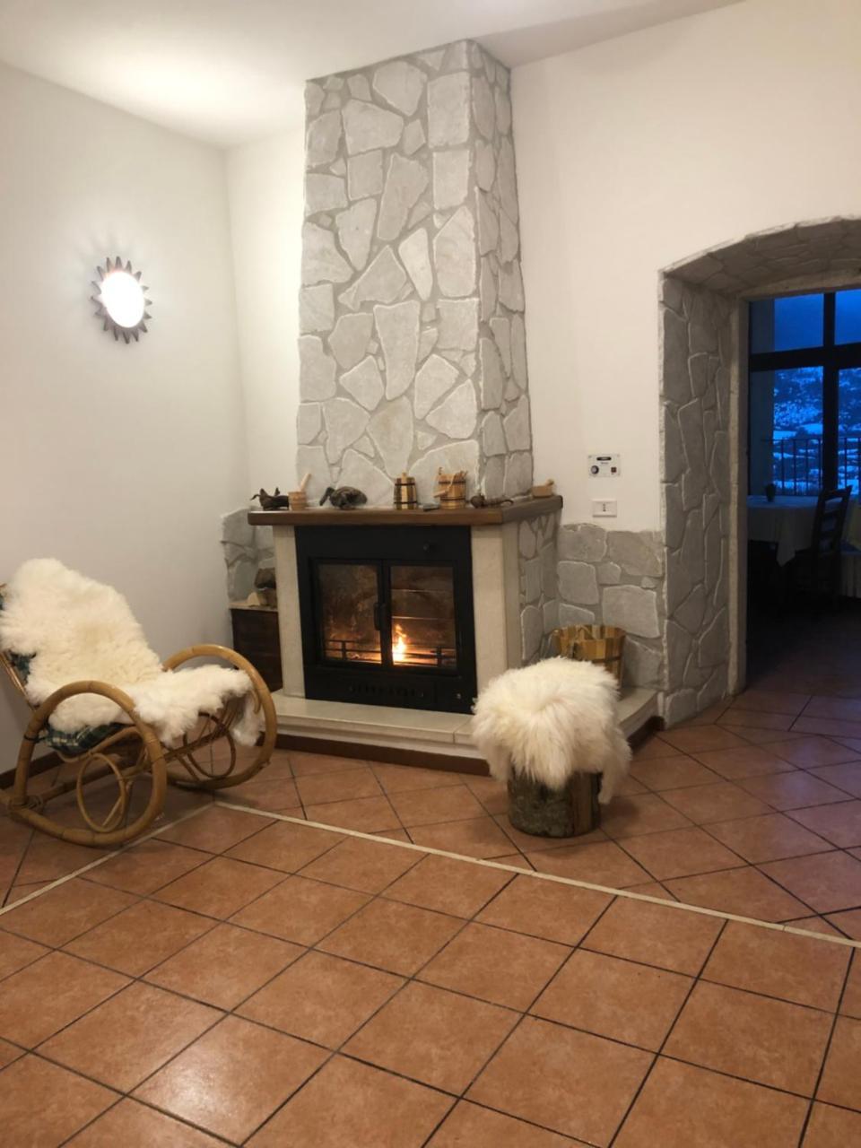 Ostello-Albergo Dagli Elfi Barrea Εξωτερικό φωτογραφία
